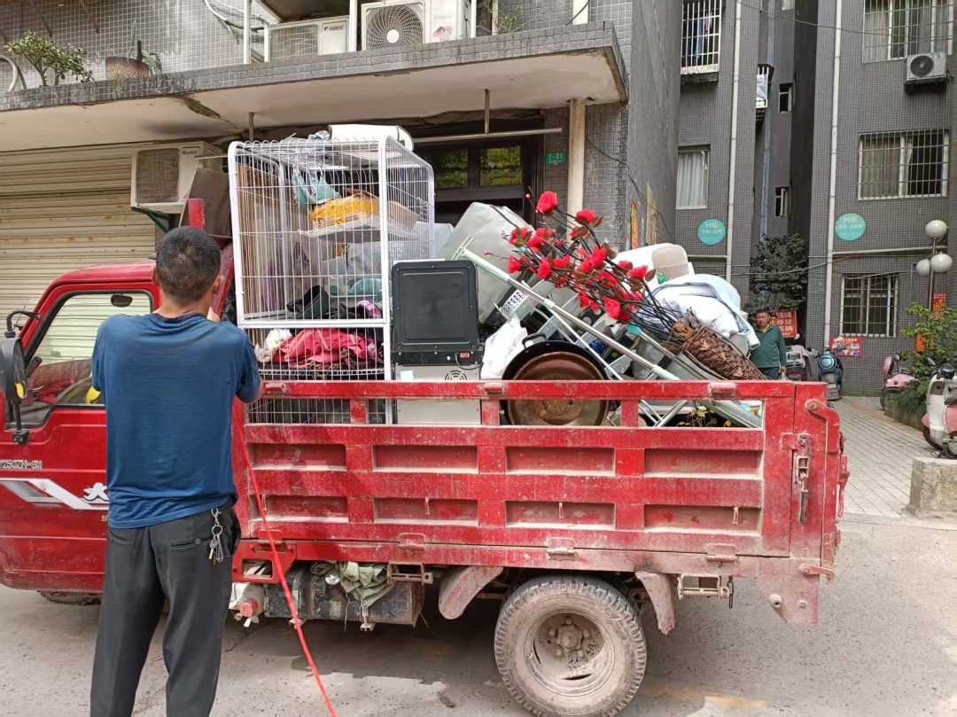 三轮车搬家 